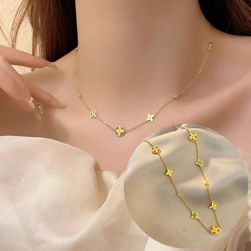 18k Gold Four Leaf Clover Zirconia Necklace 